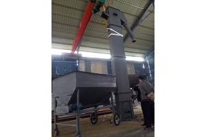 山東斗式提升機施送作設統操安刮輸的機計設