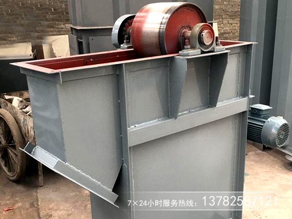 瀝清砂石料使用那種形式提升機(jī)比較合適