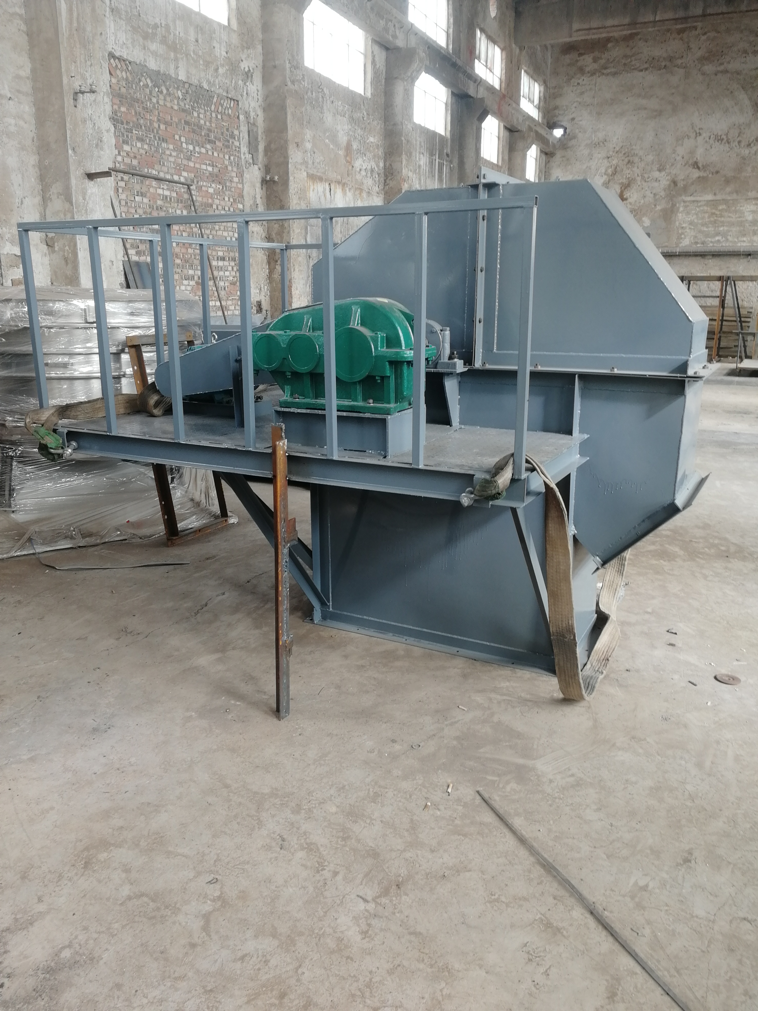 斗式提升機(jī)選用材料時(shí)需要注意的問題(斗式提升機(jī)選用原則)